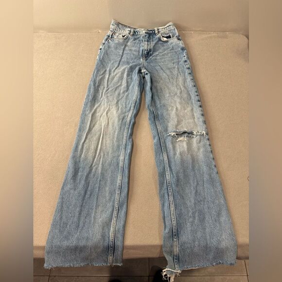 TREND Zara Straight Leg Jeans Distressed Frayed size 4 - Picture 1 of 16